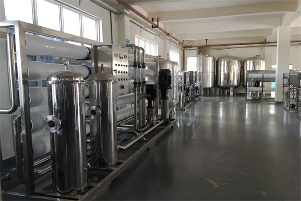 怎樣挑選大型養(yǎng)豬場凈水器廠家？